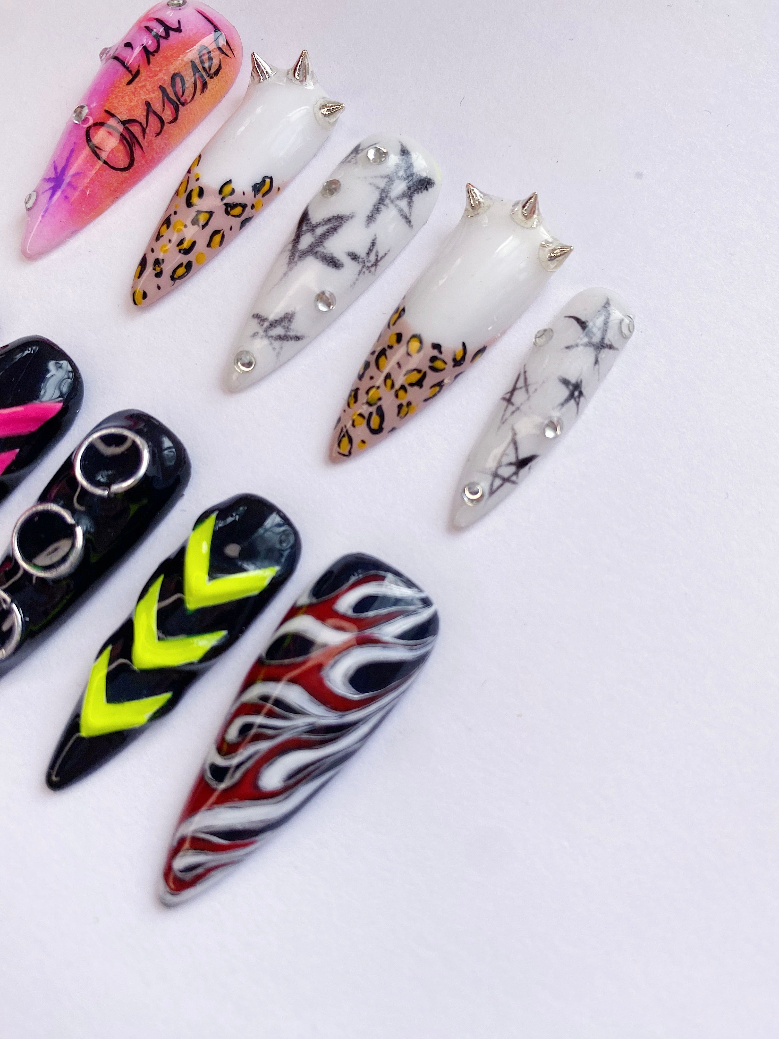 SKZ Burnin’ Tires press on nails