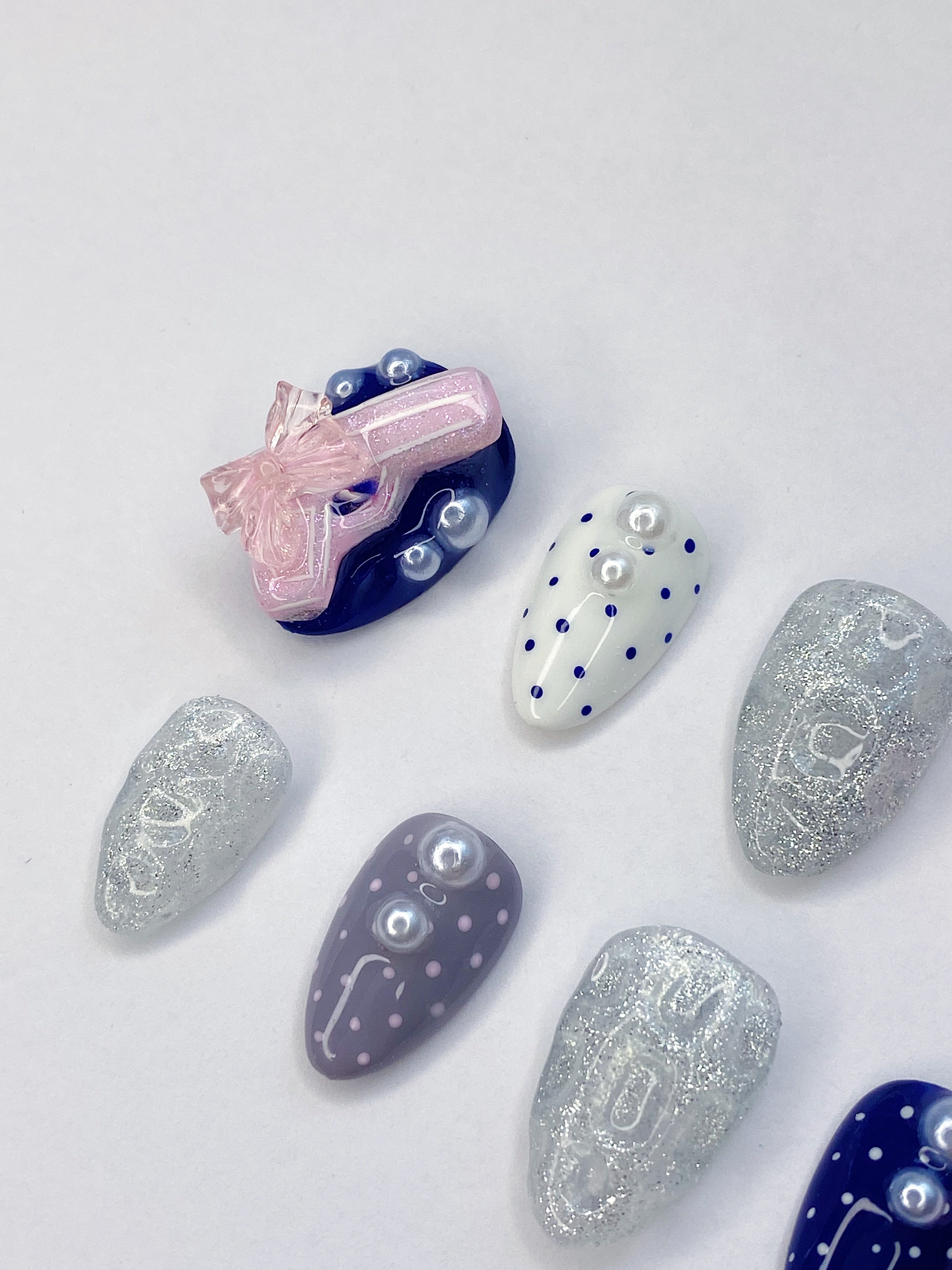 ILLIT Not Cute Anymore press on nails