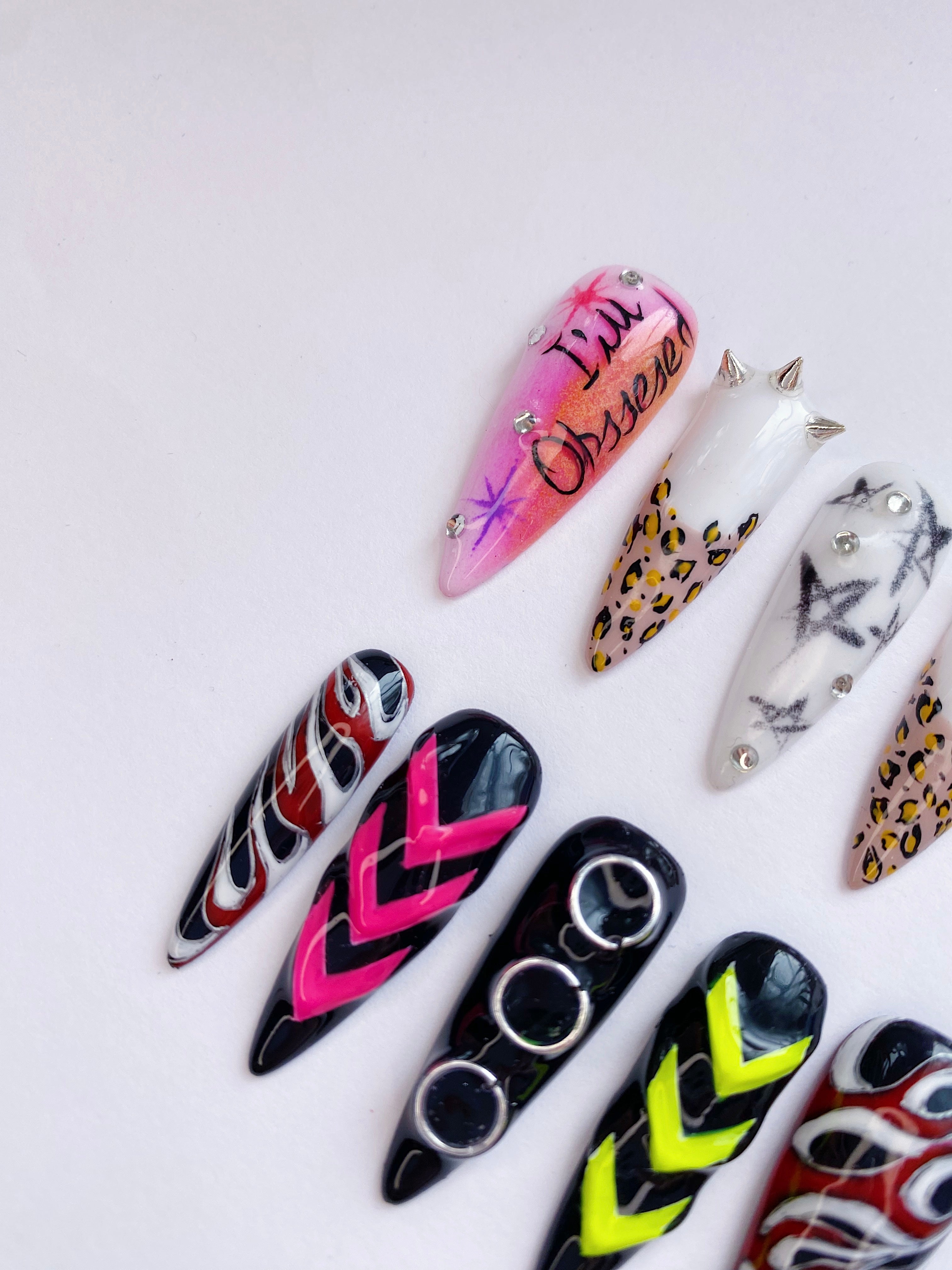 SKZ Burnin’ Tires press on nails