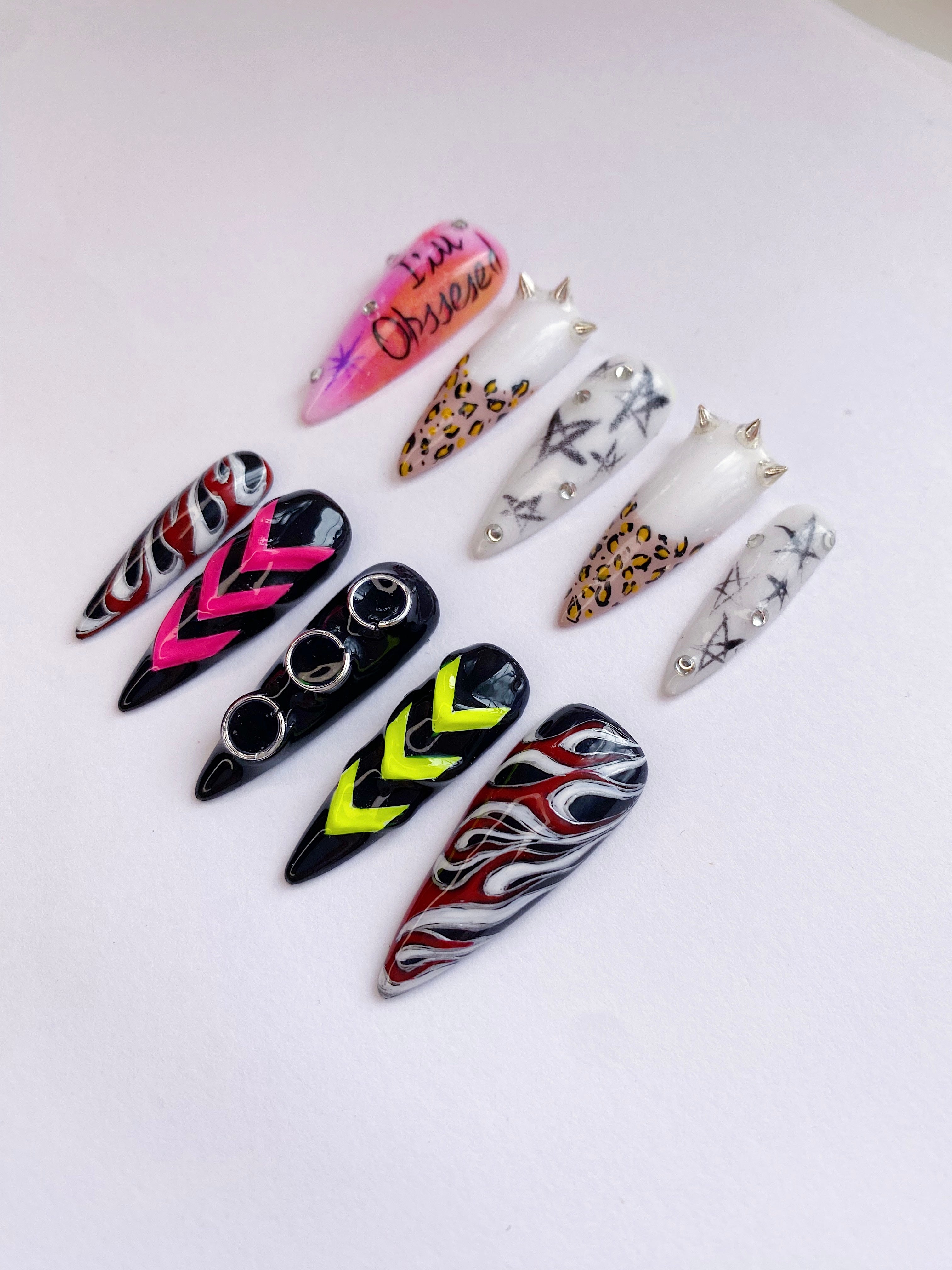 SKZ Burnin’ Tires press on nails