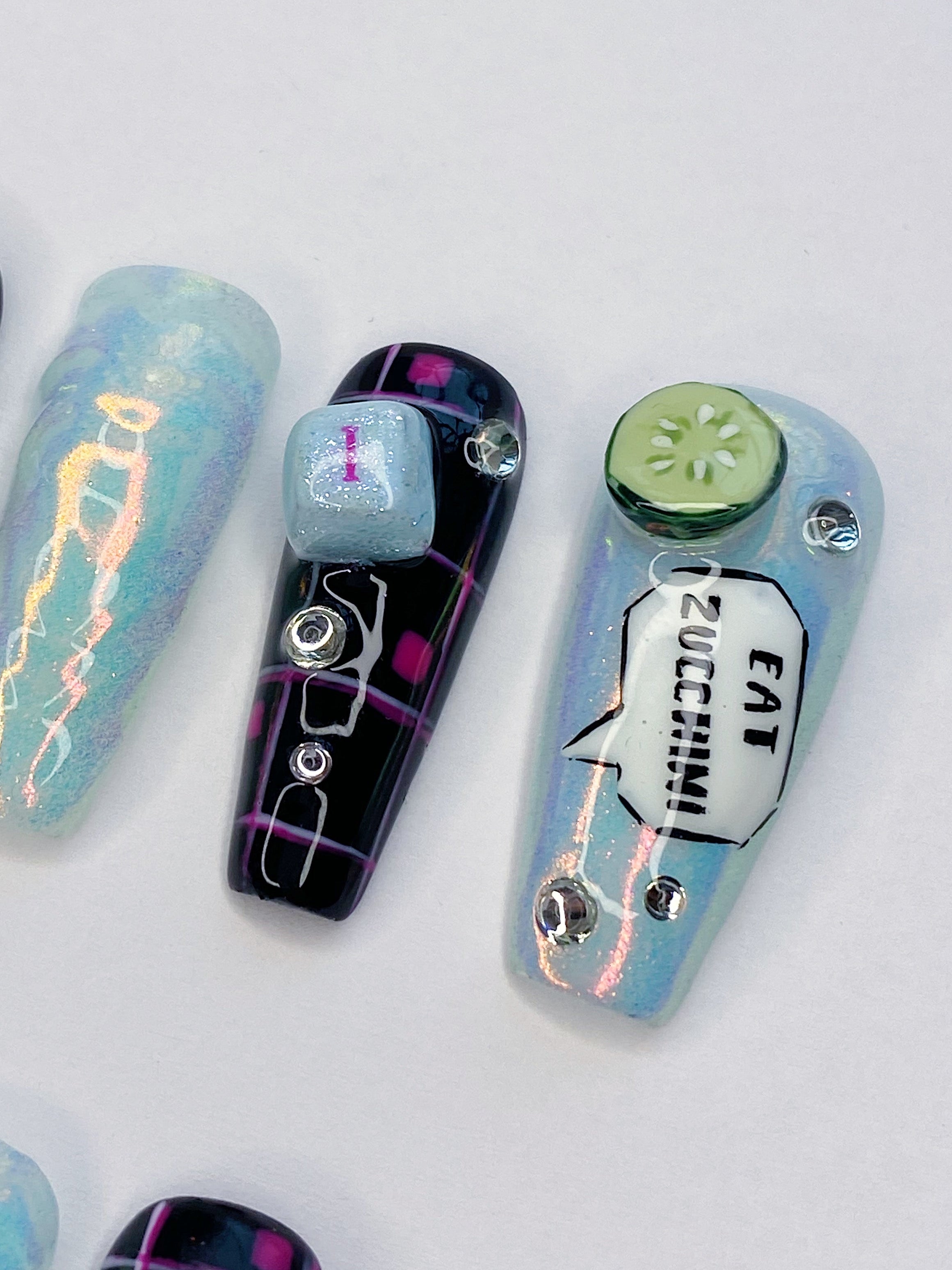 KATSEYE Internet Girl press on nails(Ready to claim)