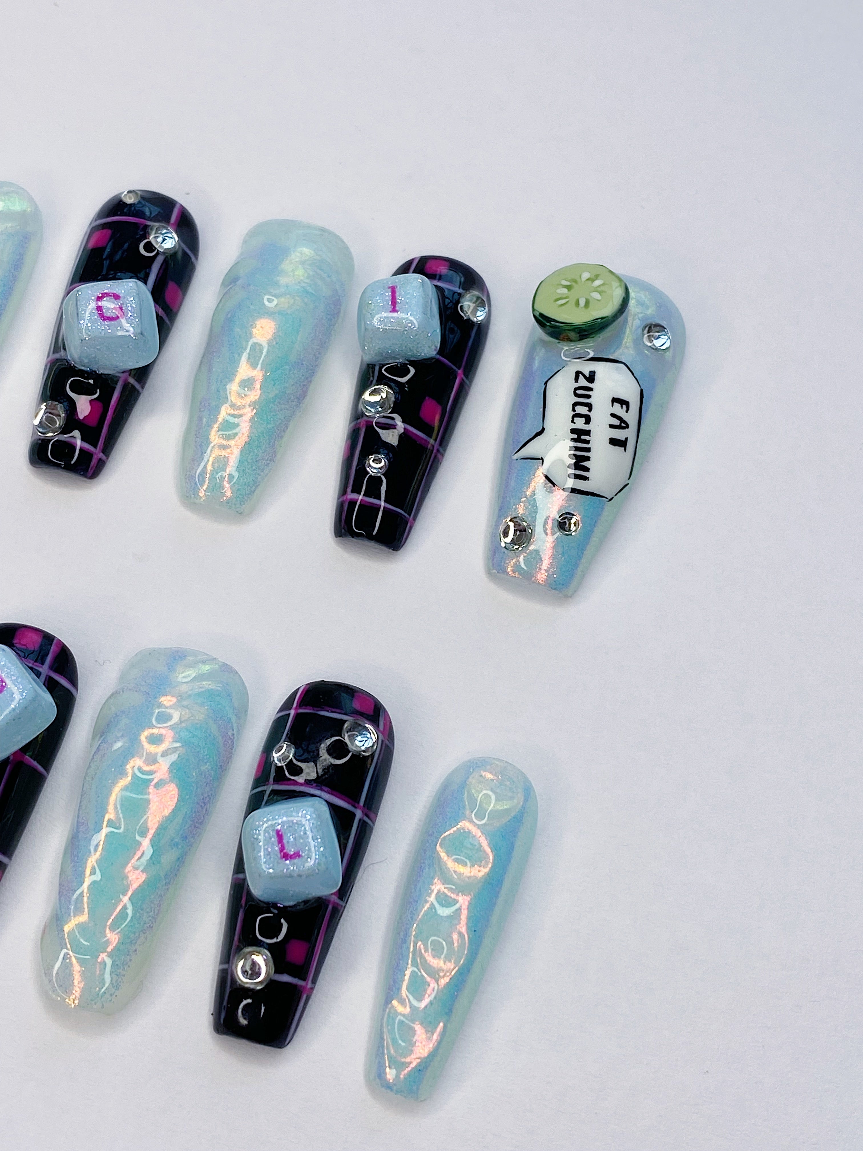 KATSEYE Internet Girl press on nails