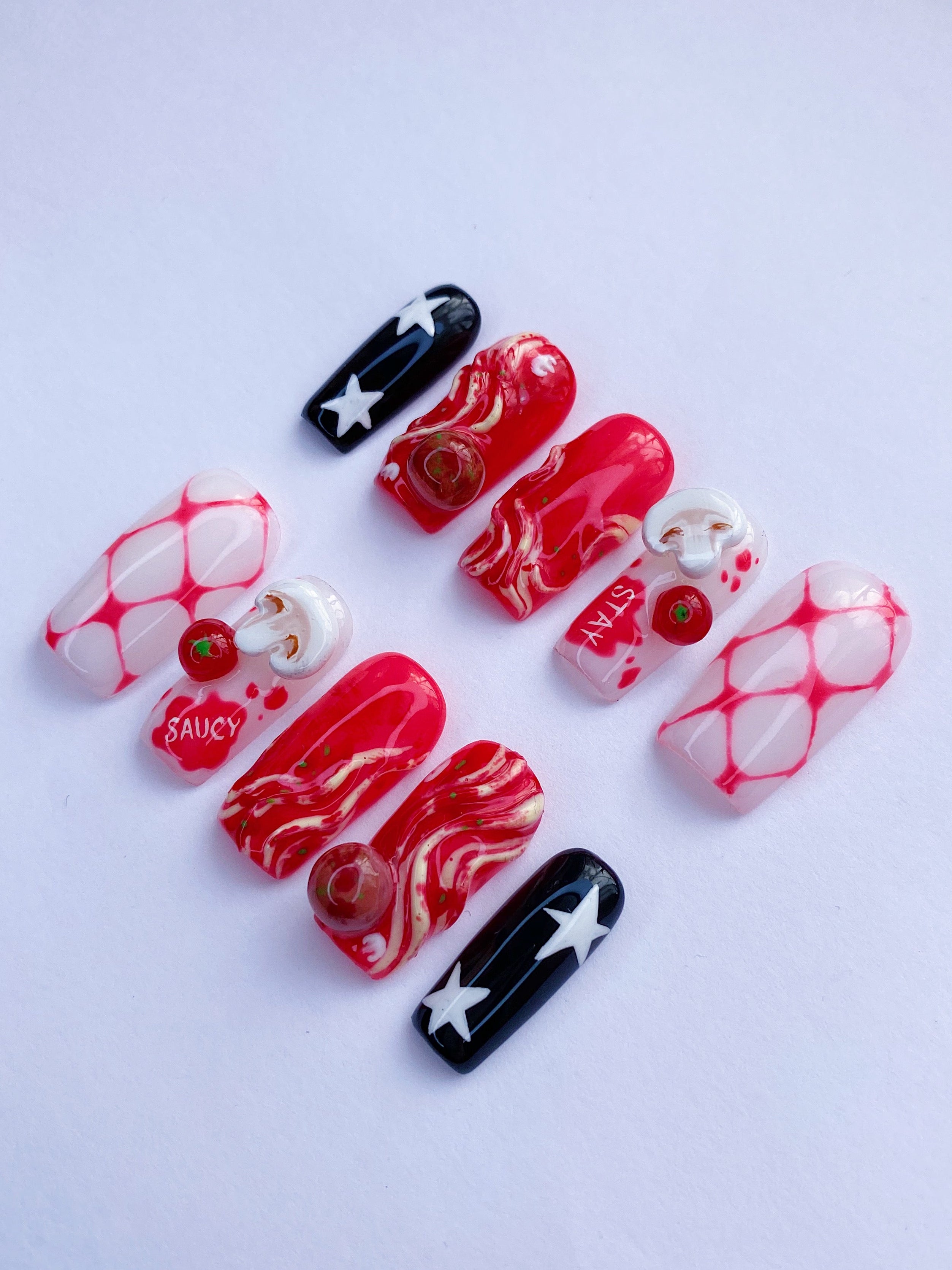 LE SSERAFIM Spaghetti press on nails