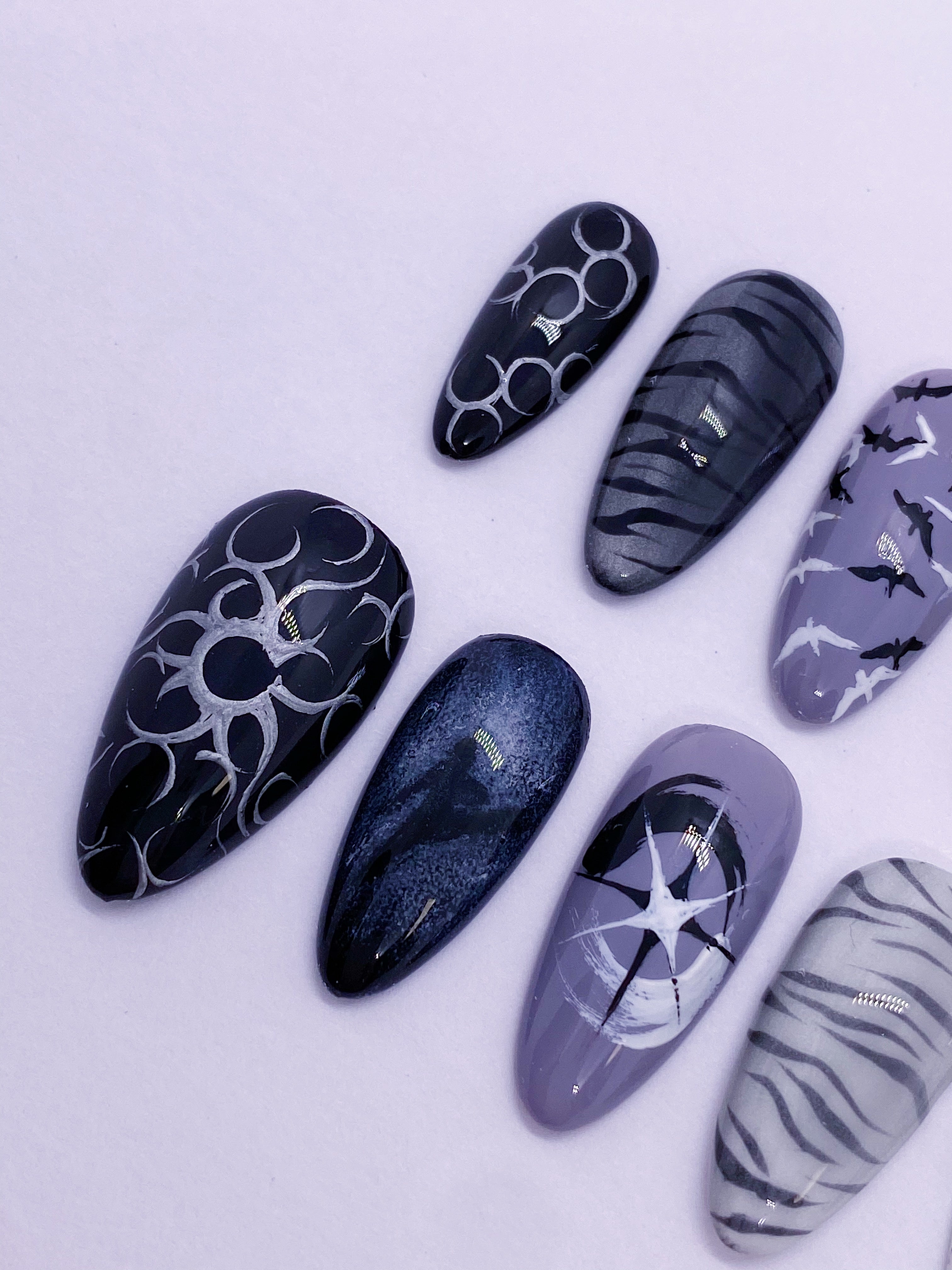 SKZ Run It press on nails