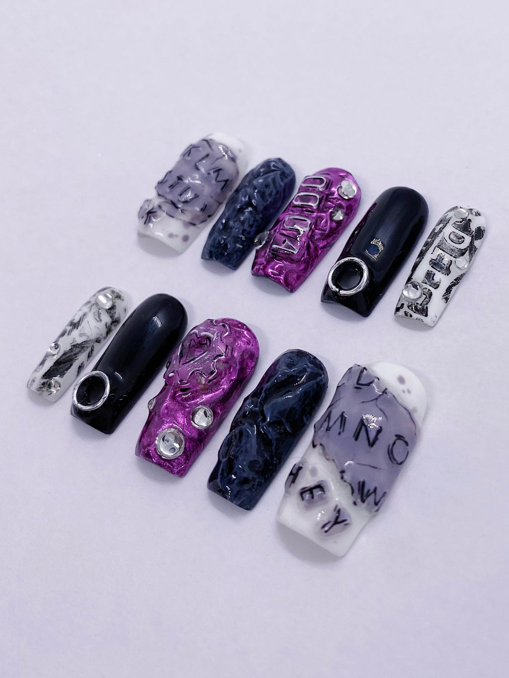 JISOO earthquake press on nails