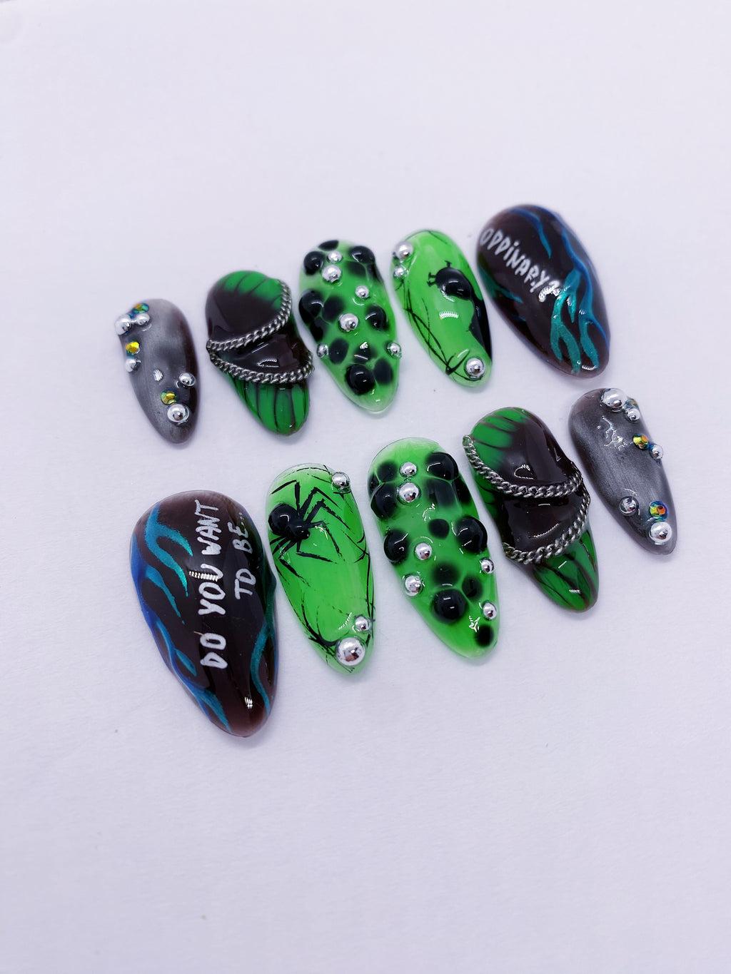 SKZ ODDINARY press on nails