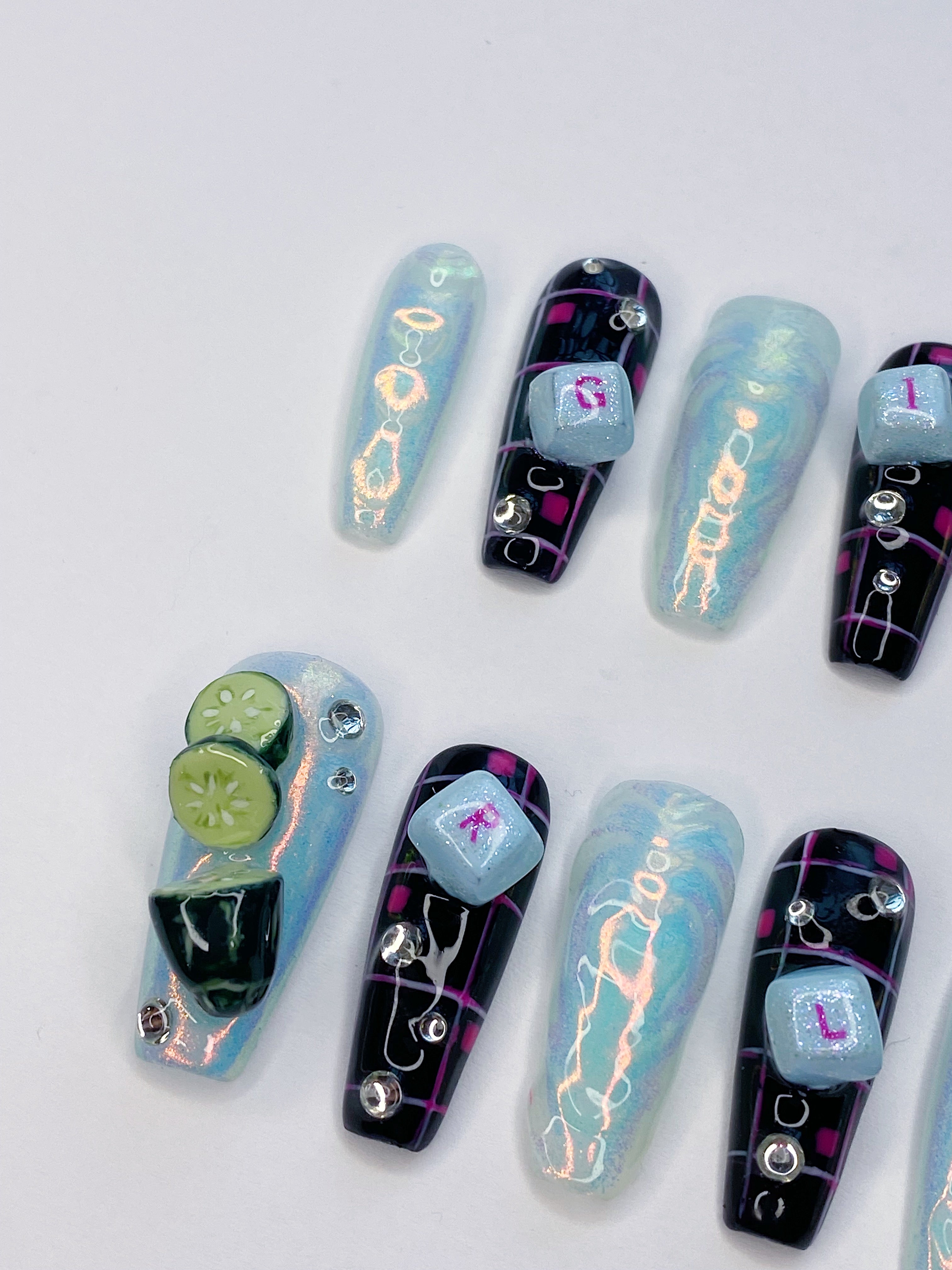 KATSEYE Internet Girl press on nails