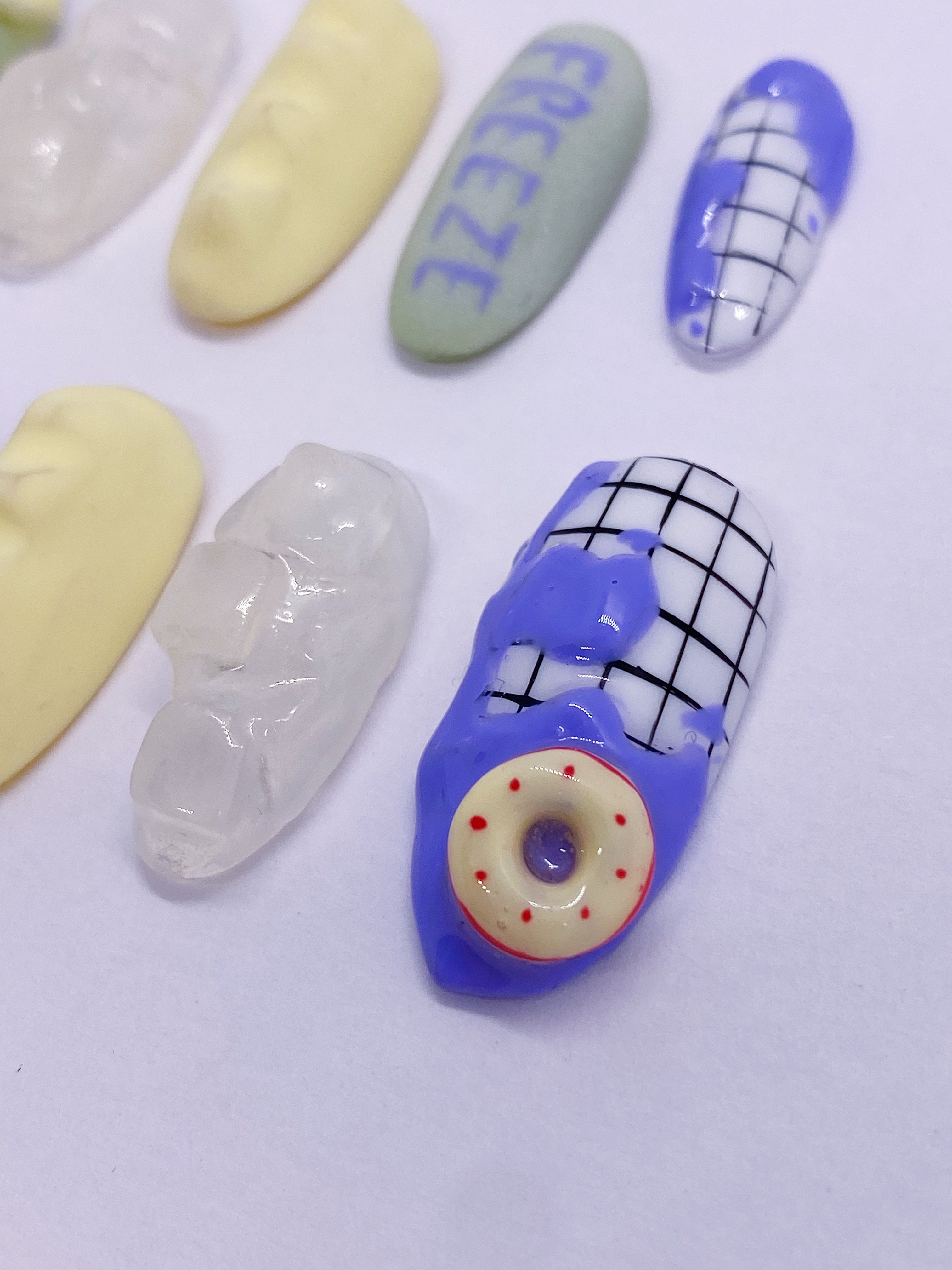 YUNA Ice Cream press on nails