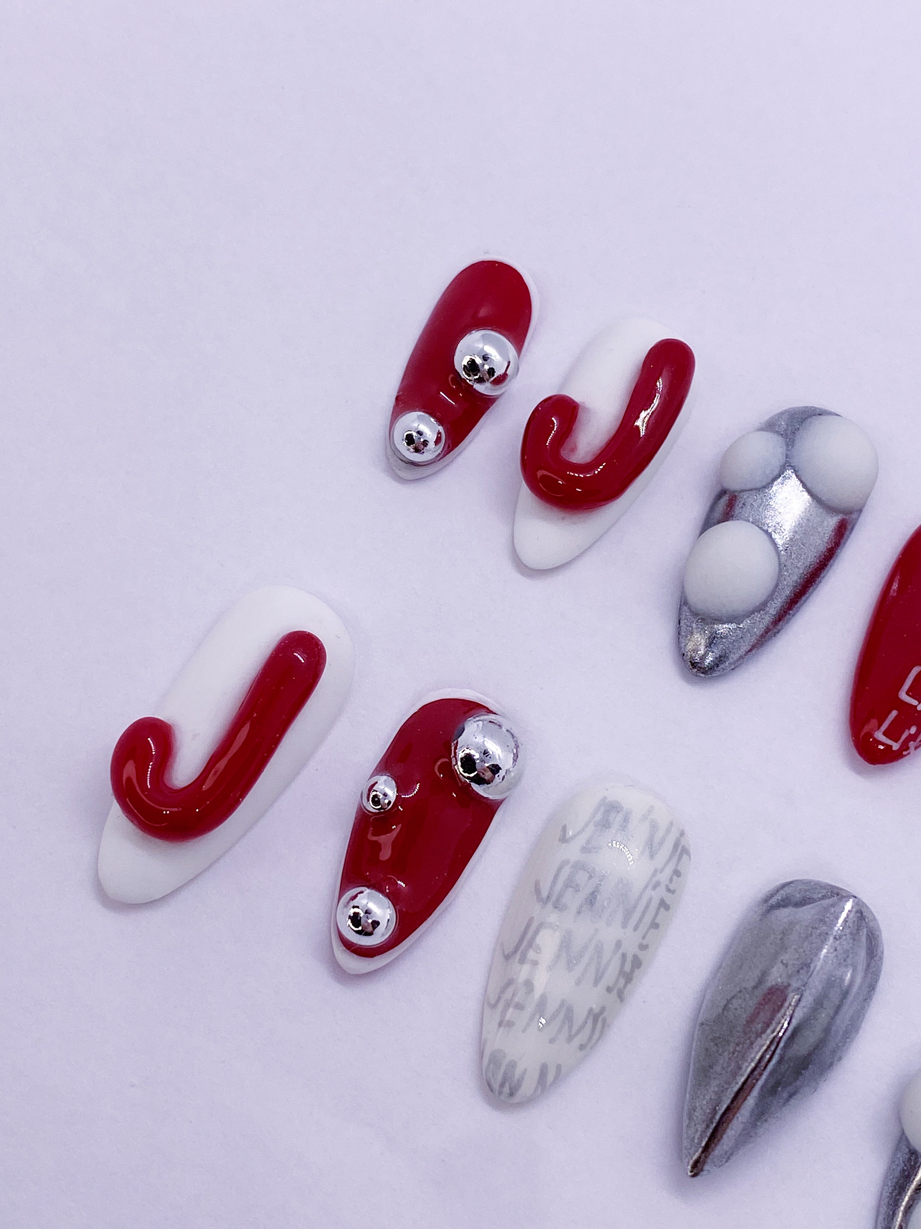 Like JENNIE press on nails