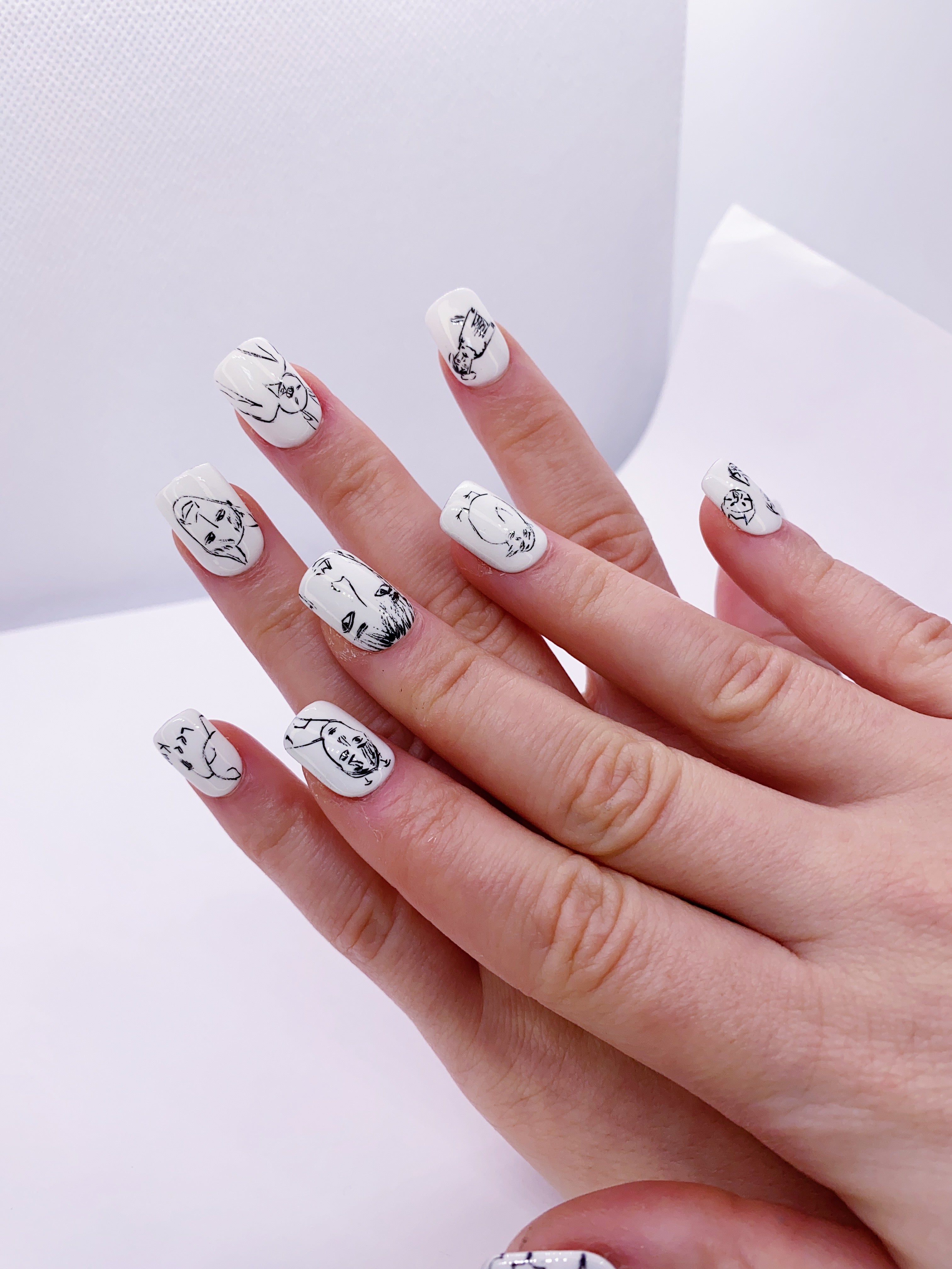 Lee Know’s art recreation press on nails