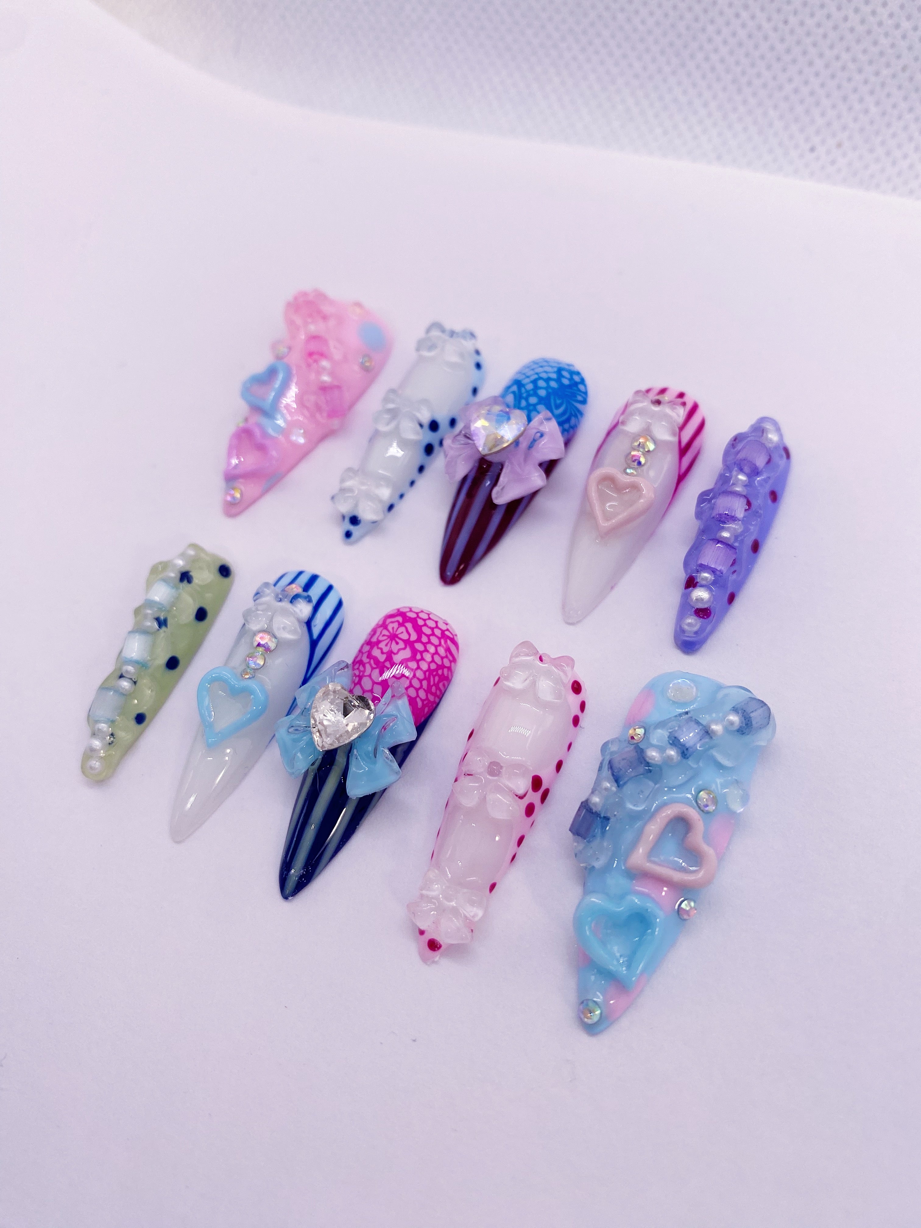 KATSEYE Pinky Up press on nails(Ready to claim)