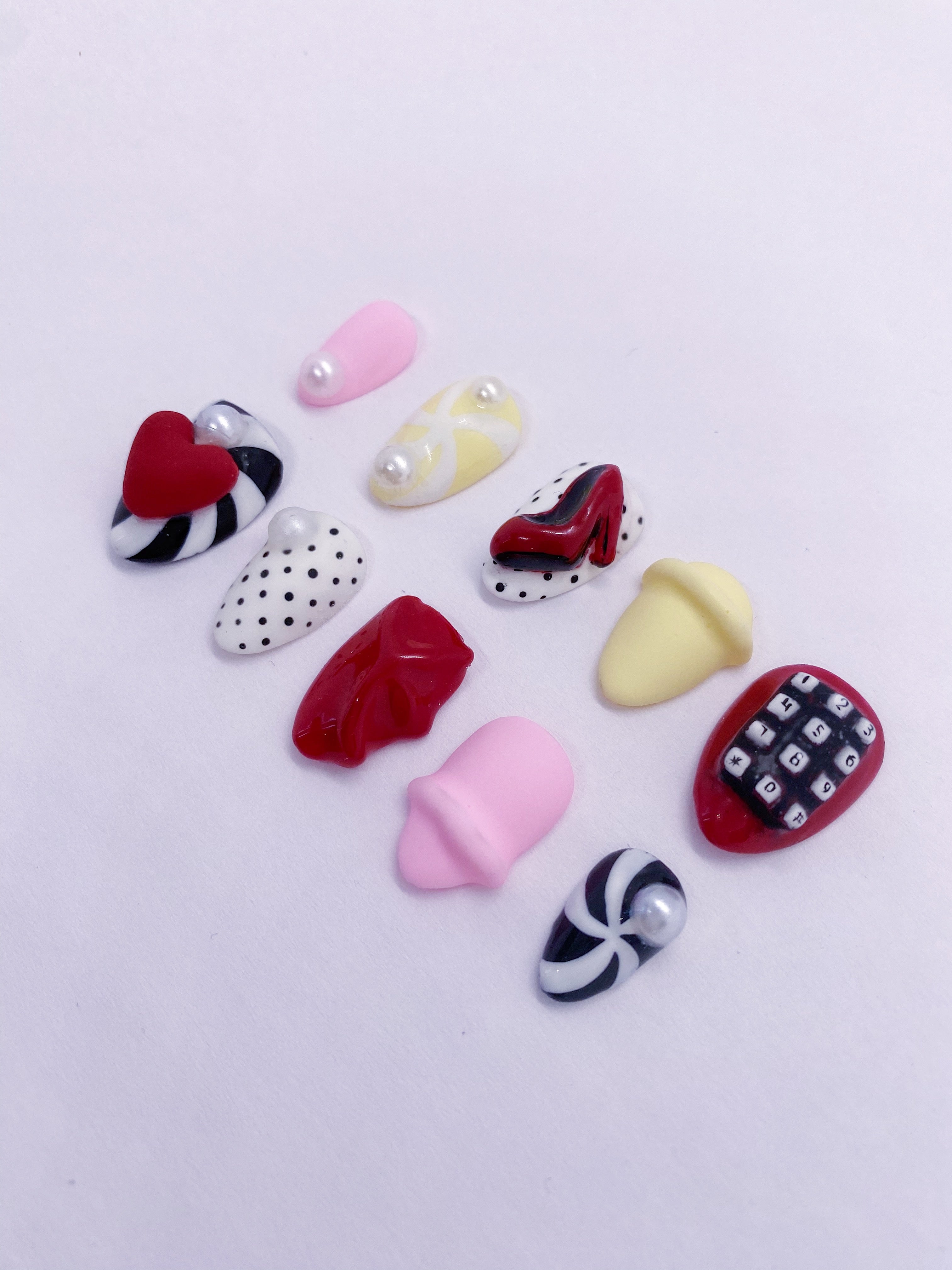 YENA Catch Catch press on nails